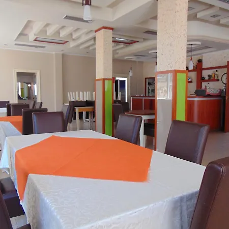 Vila Tate Hotel *