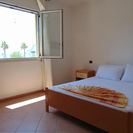 Vila Tate Hotel *
